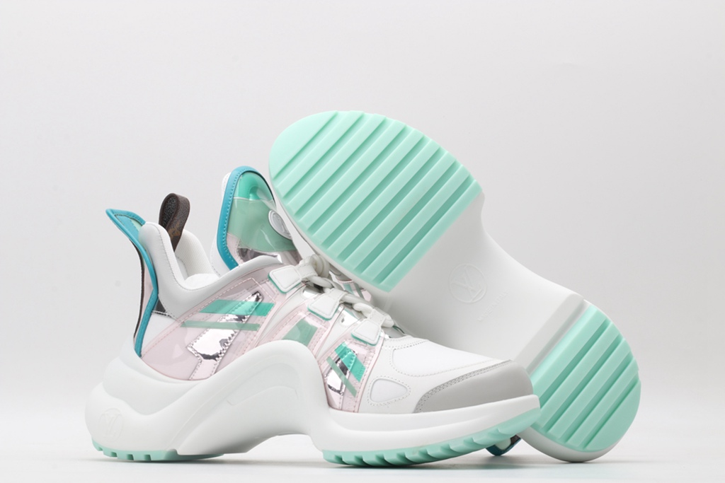 L*V SNEAKER